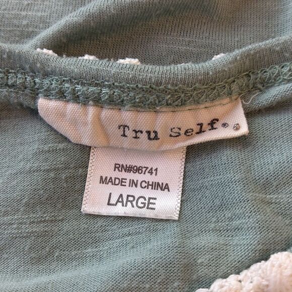 Tru Self sage green lace and screen print front Bell sleeve shark bite blouse - Picture 13 of 13